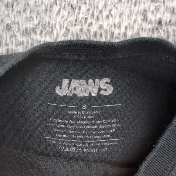 Jaws Movie Shirt Adult Small Black Retro Comic Short Sleeve Graphic Tee Men - Picture 2 of 6